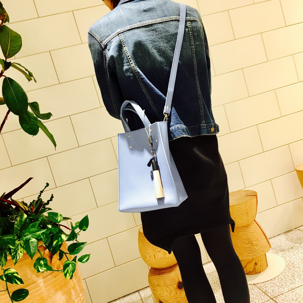 渋谷 ヒカリエ スクラップブック バッグ 鞄 春物 サブバッグ ショルダーバッグ