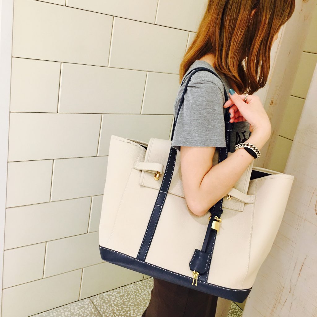 スクラップブック 渋谷 ヒカリエ セール アトネック バッグ トートバッグ 大きめバッグ