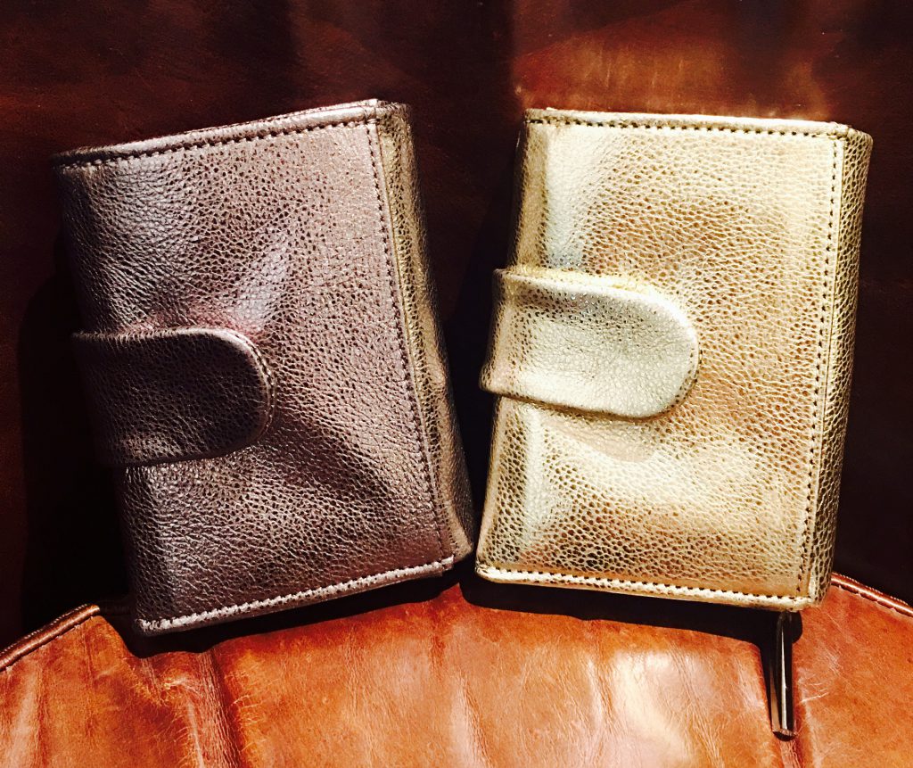 スクラップブック 渋谷 イコット ikot 財布 wallet 三つ折財布 小さめサイズ