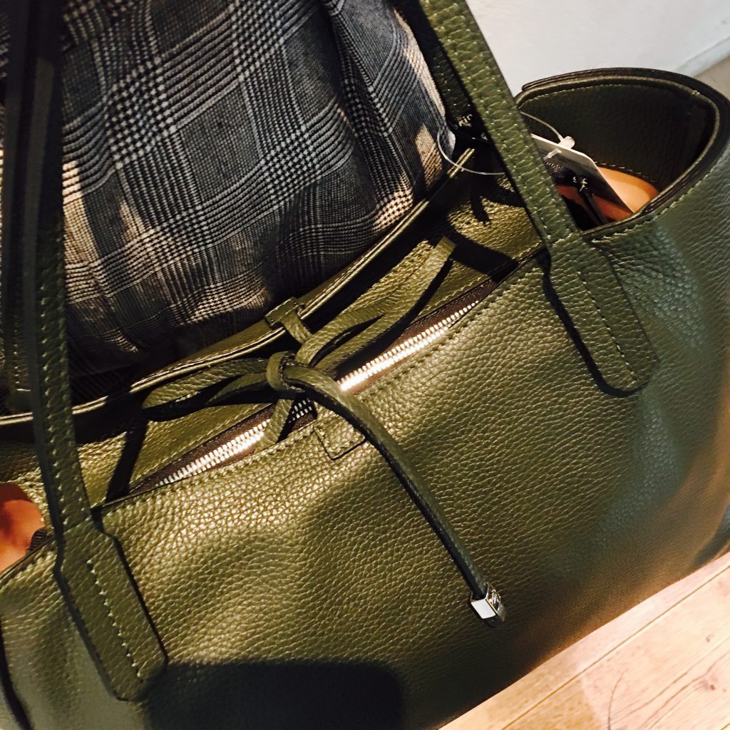スクラップブック 渋谷 バッグ bag ジャンニキャリーニ トートバッグ