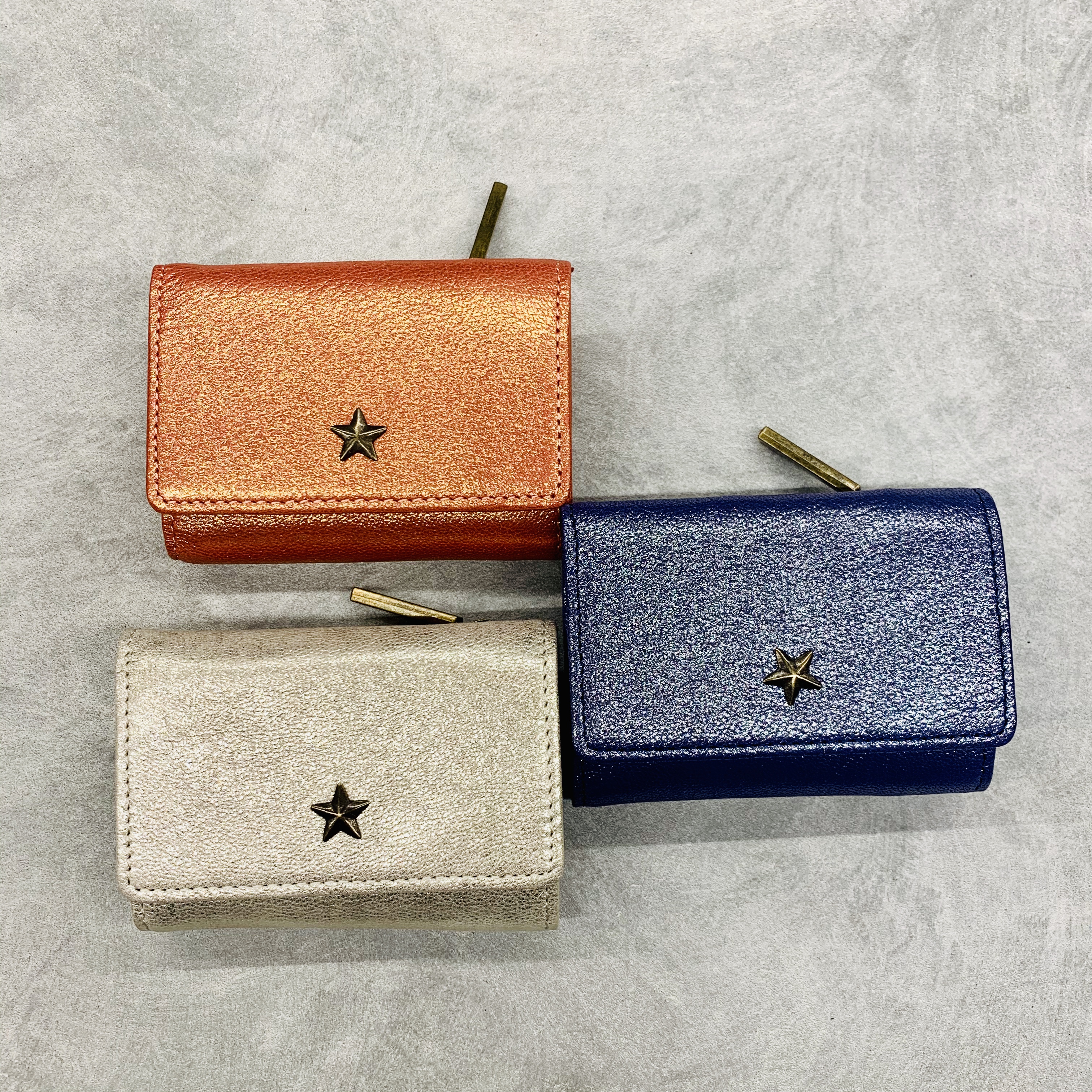 スクラップブック 渋谷 ヒカリエ 財布 ウォレット ミニ財布 小さめ 3つ折り コンパクト