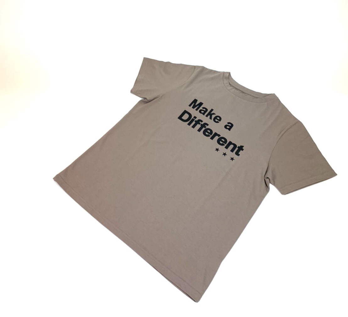 Scrap Book スクラップブック 韓国製　ロゴプリント　コットン素材　三つ星　オリジナルTシャツ　半袖Tシャツ　