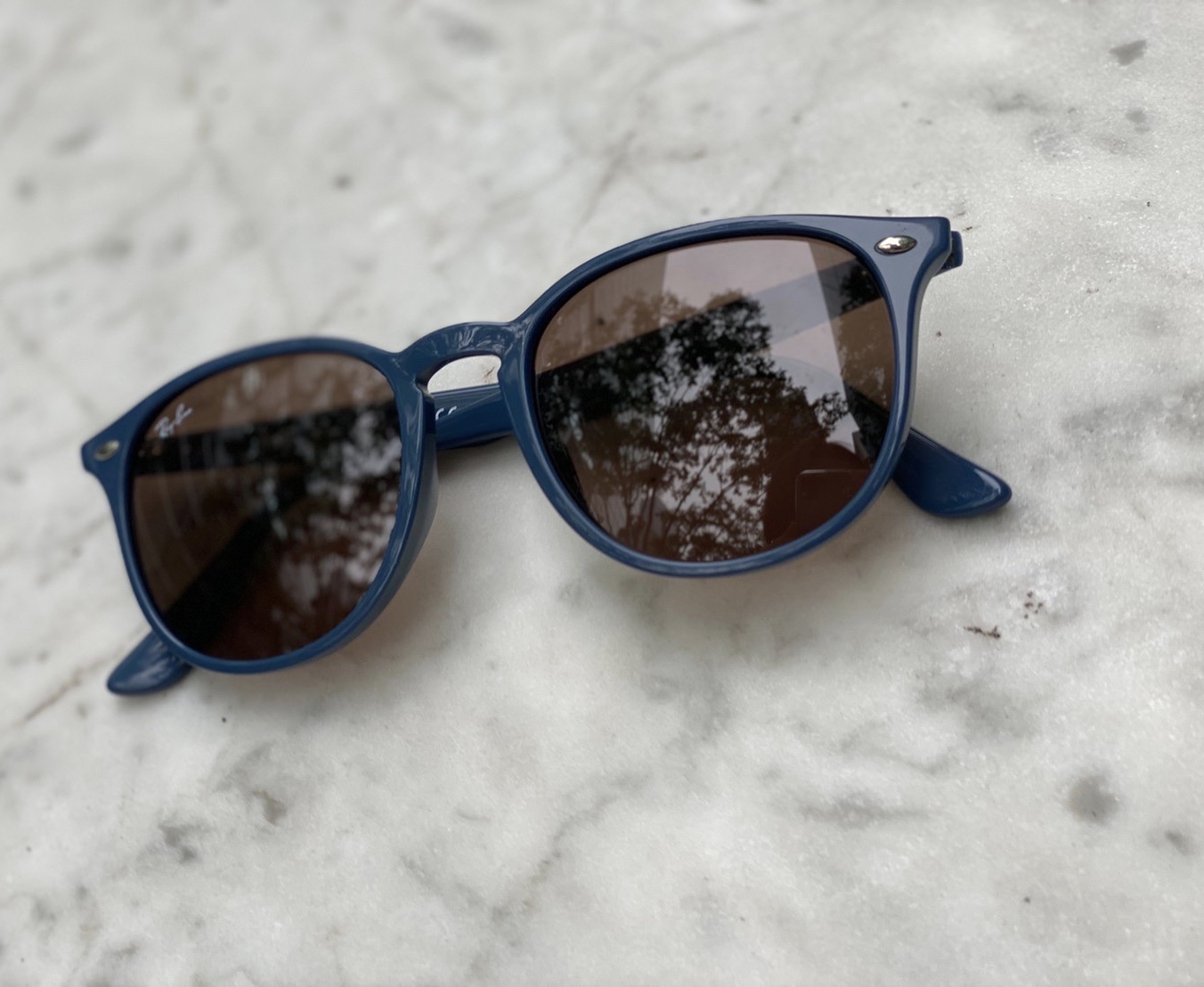 scrap book スクラップブック sunglasses サングラス　Ray-Ban　レイバン　カラーフレーム　color frame 珍しいサングラス　珍しいデザイン　可愛い