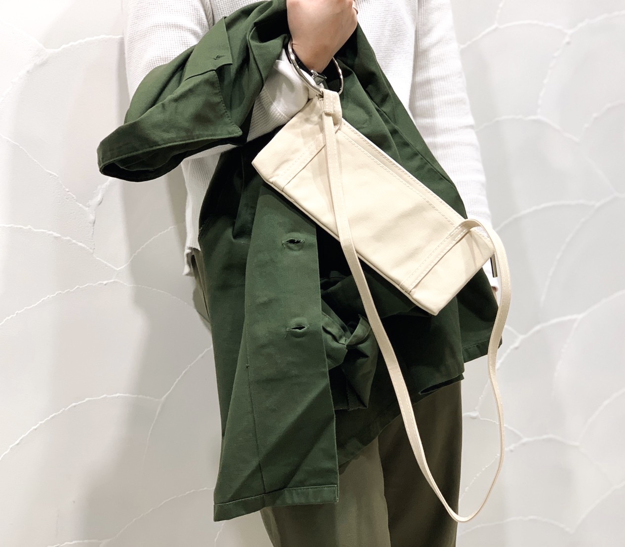 scrap book スクラップブック　横浜ルミネ　LUMINE 横浜　atneK アトネック　トートバッグ　tote bag ハンドバッグ handbag 軽い　シンプル　A4サイズ