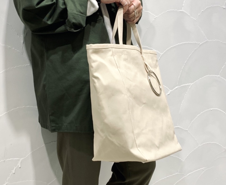scrap book スクラップブック　横浜ルミネ　LUMINE 横浜　atneK アトネック　トートバッグ　tote bag ハンドバッグ handbag 軽い　シンプル　A4サイズ